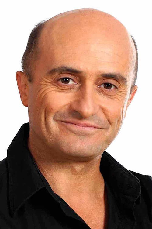 Pepe Viyuela as Sebastián Olmos