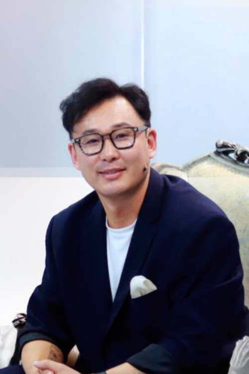 Uuganbayar Enkhbat as Narankhuu