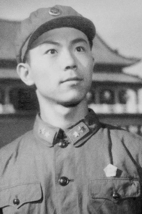 Hu Qufei as 区小龙
