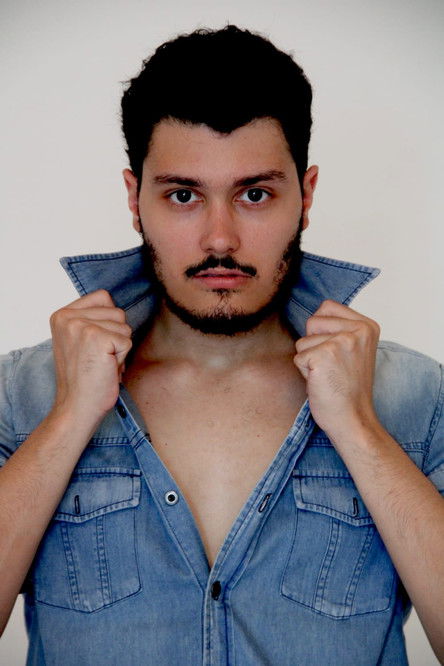 Lucas Paz as Antônio/ Homem 1