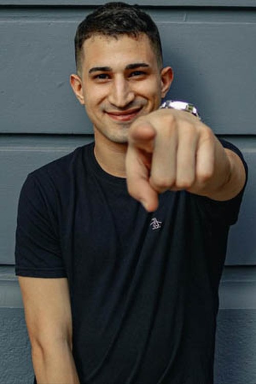 Federico Barga as Quiñones