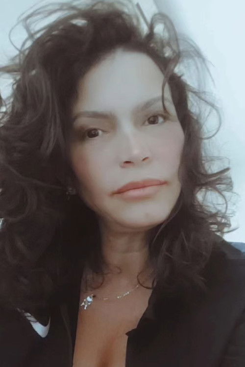 Patrícia Pires as Professora