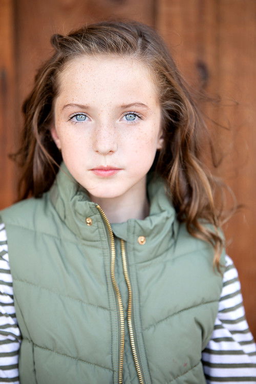 Sunnie Pelant as Cindy