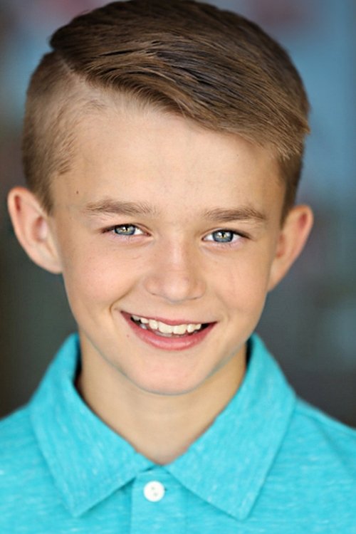 Cooper Lundeen as Luke Peterson