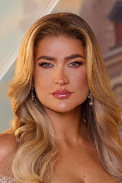 Floor Coster as Self