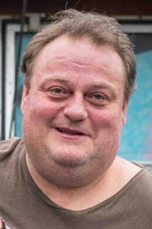 René Benjamin Hansen as Hizze