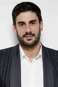 Melendi as 