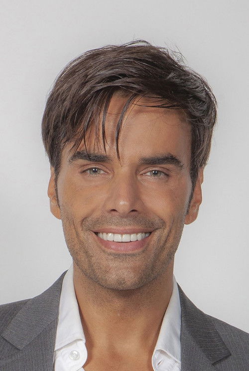 Massimiliano Morra as Saro Licata