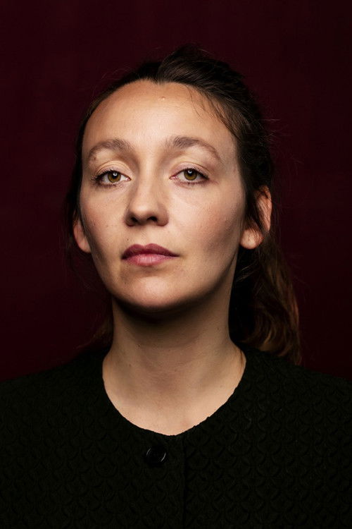 Ginger Romàn as Barbara