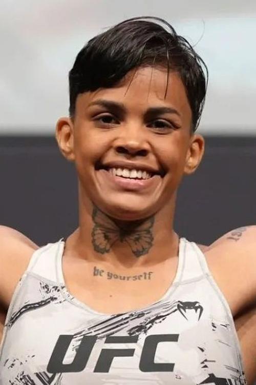 Iasmin Lucindo as Self