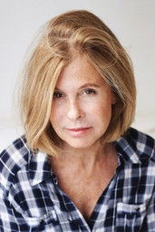 Rebecca Pauly as Joan