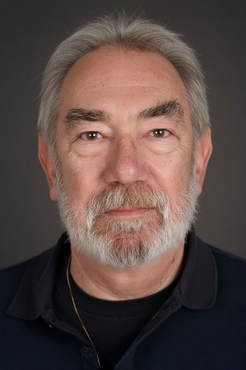 Salahsun Hekimoğlu as Ruhi Bey