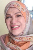 Dorce Gamalama as Mami