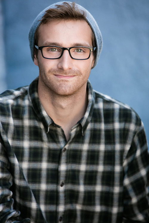 Riley Warmoth as Elliot