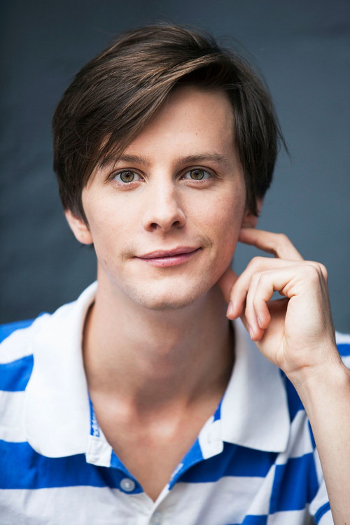 Jonathan Beck as Jonas Schrader / Son