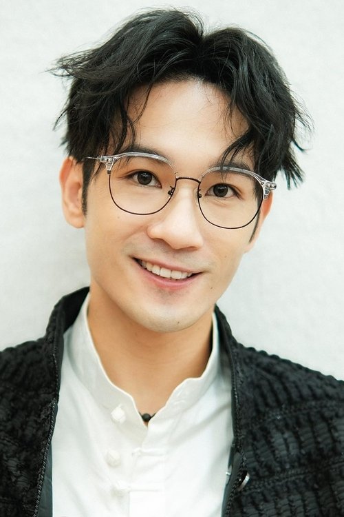 Ernesto de Sousa as Dr. Mak