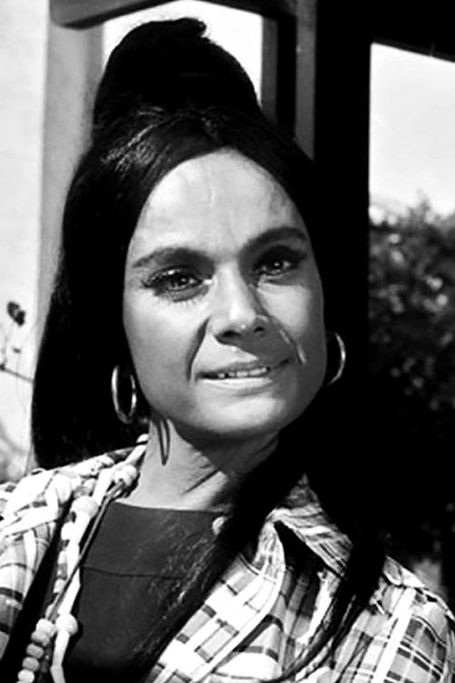 Kakia Analyti as Kaiti