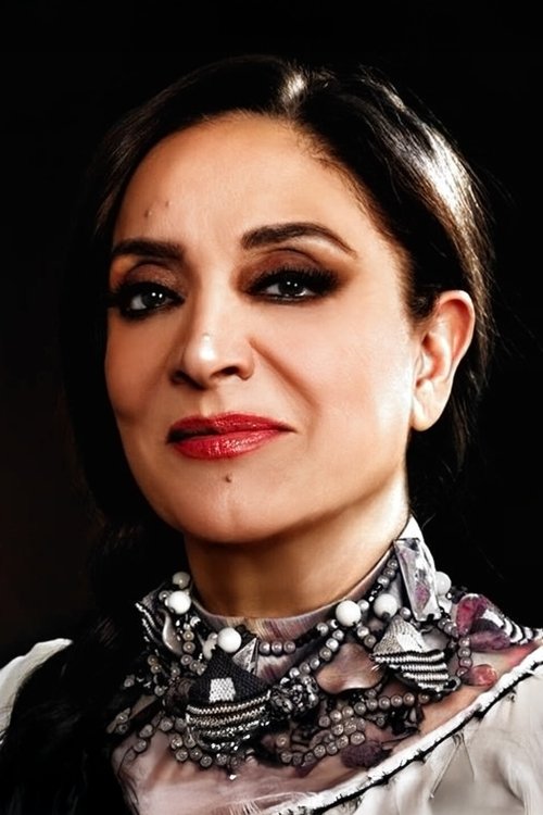 Belkıs Akkale as Fatma