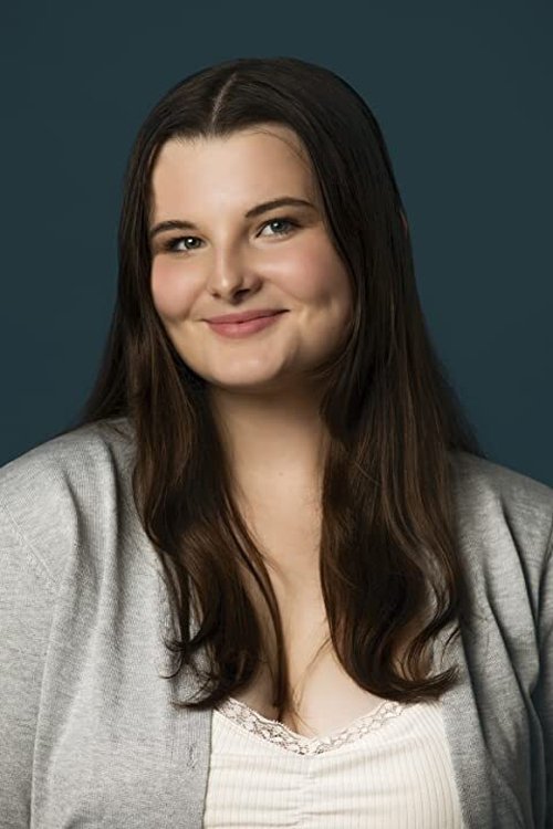 Stephanie Kae Smith as Courtney