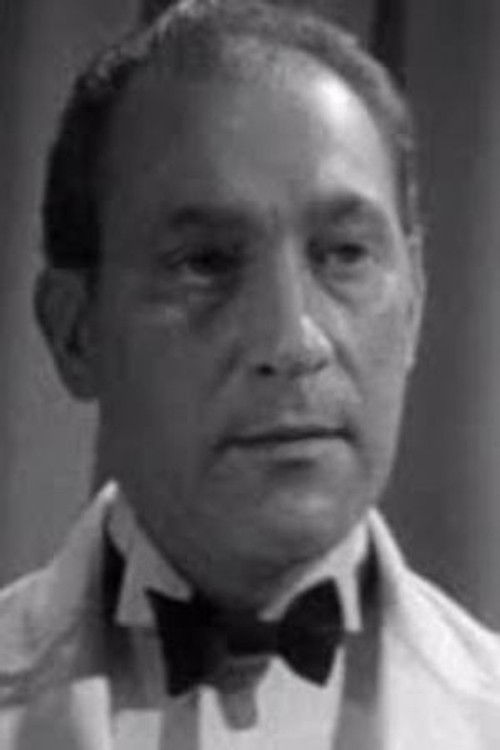 Emile Stemmler as Waiter in Restaurant (uncredited)