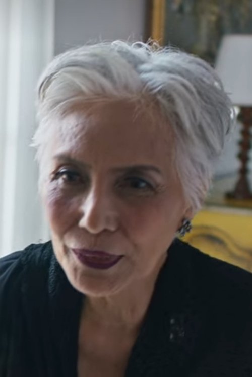 Laksmi Notokusumo as Nur binti Saidin