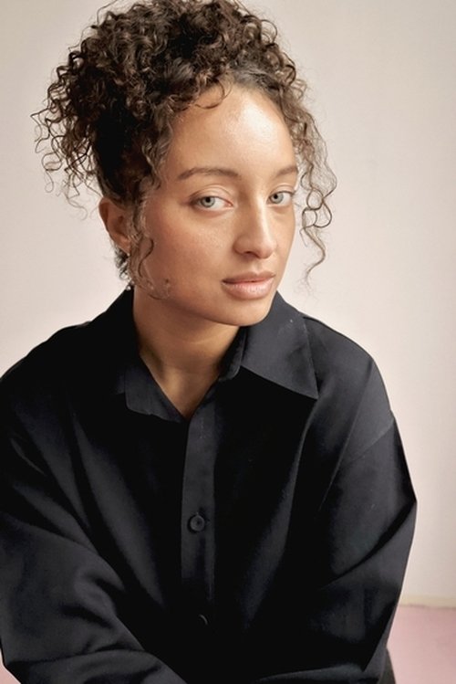 Eleejah Noah as Sophie Copra