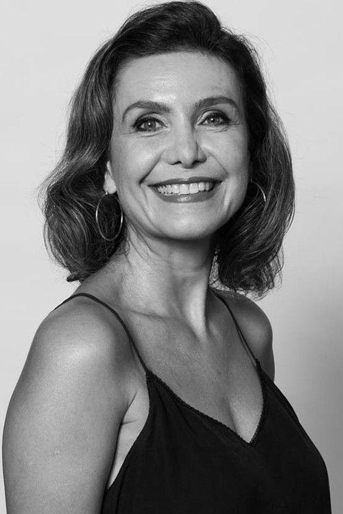 Adriana Quadros as Lourdes (Mãe de Terezinha)