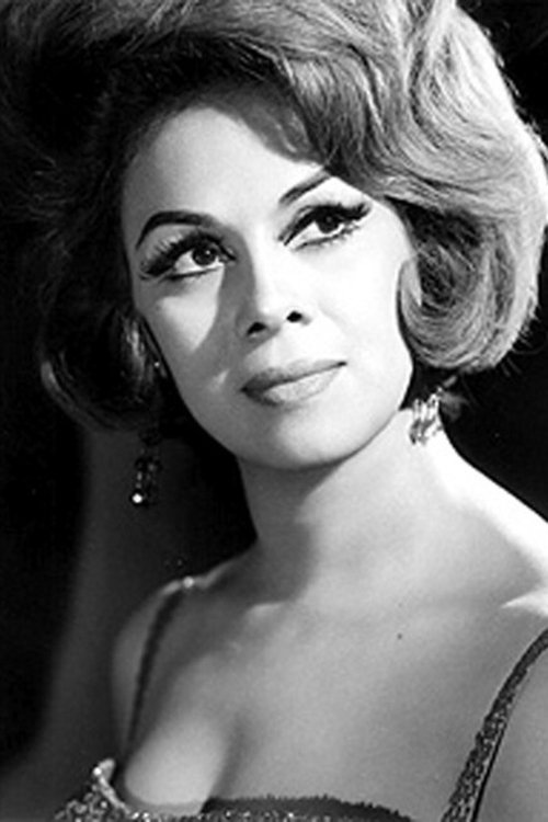 Marta Romero as Maruja