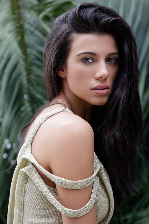 Lavinia Postolache as Lina