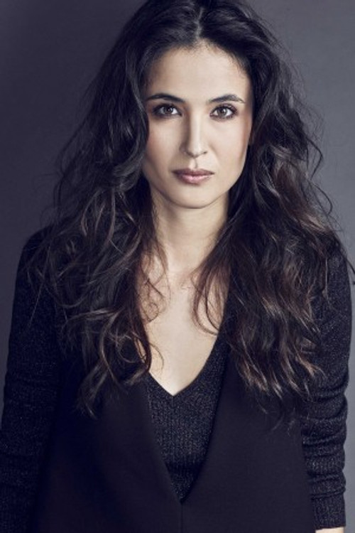 Joana Metrass as Rebecca Leads