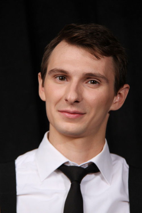 Roman Veber as Сомов, лейтенант