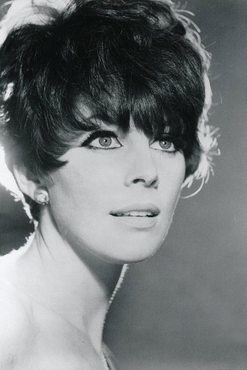 Elizabeth Knowles as Mona