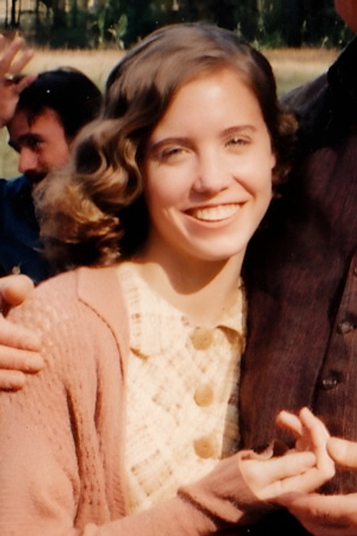 Emilie Jacobs as Peggy