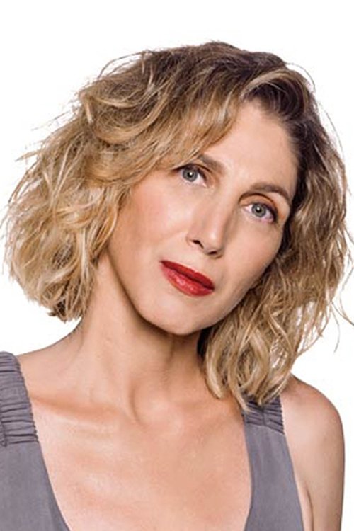 Angeliki Dimitrakopoulou as Andreas' wife