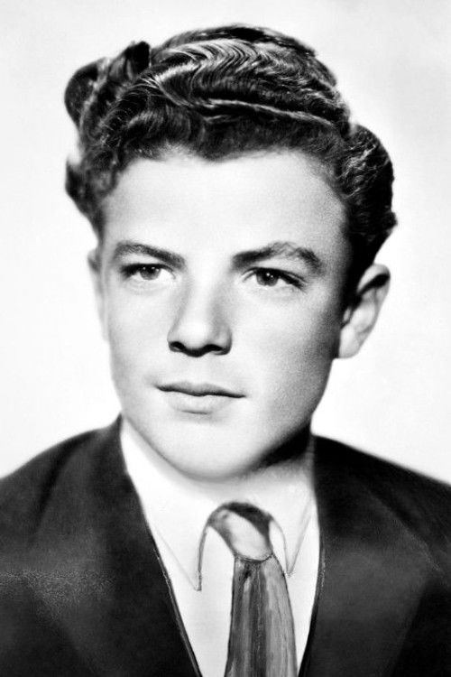 Tommy Conlon as Young Lieutenant (uncredited)