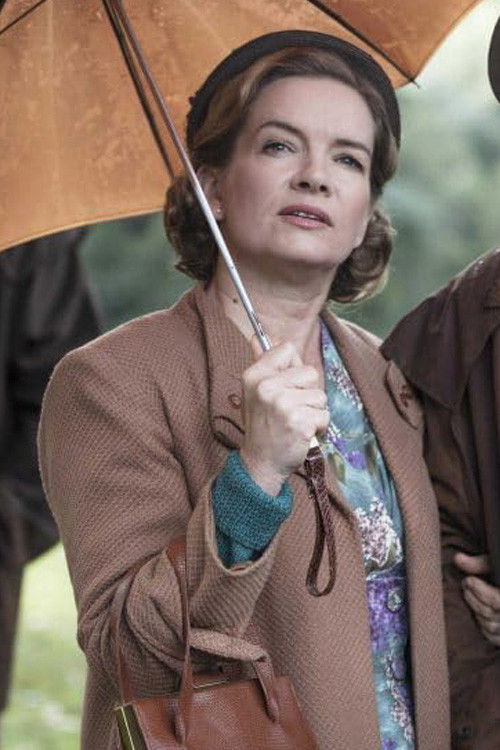 Clodagh Crowe as Sarah Henson