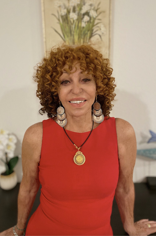 Sônia Rubene as Lola