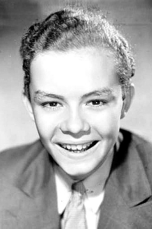 Bradley Metcalfe as Kenneth Hale