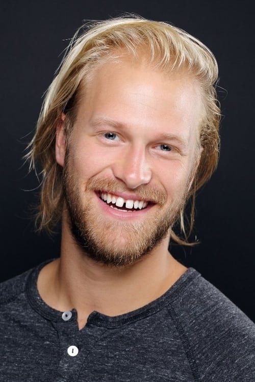 Joshua Murdoch as Chris