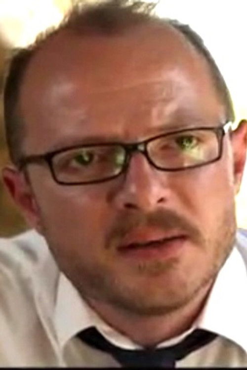 Roman Roquette as Inspecteur