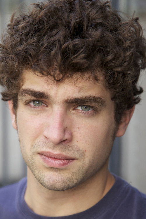 Nans Laborde-Jourdàa as La docteur