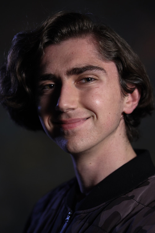 Daniel de Bruyn as Aaron