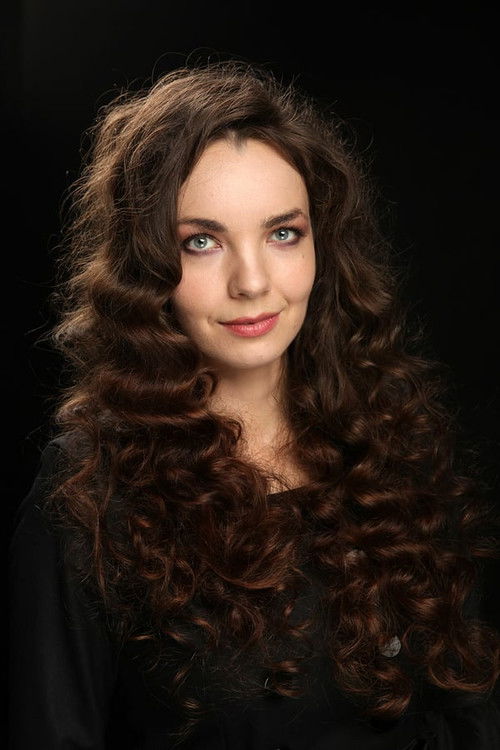 Dana Nazarova as Лена