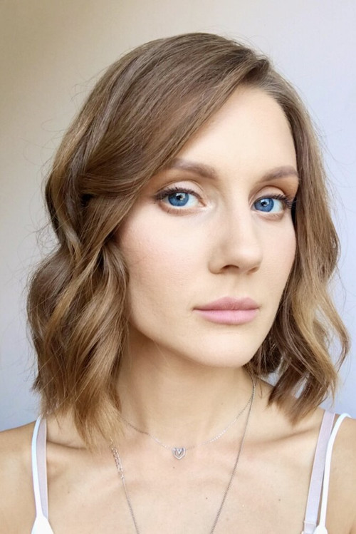 Анастасія Котляр as адміністратор Леся