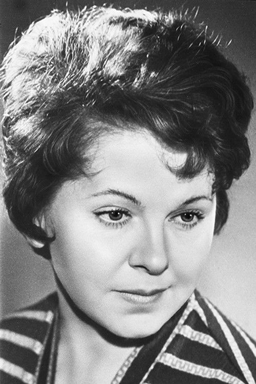 Vera Orlova as Polina