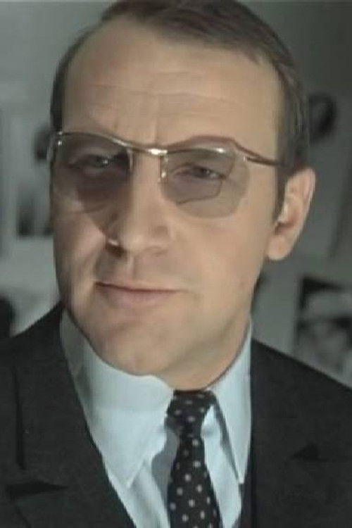 Reinhold Timm as Timm