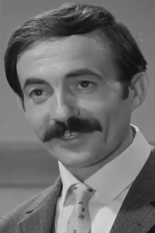 Piro Malaveci as Vangjel Zgurra
