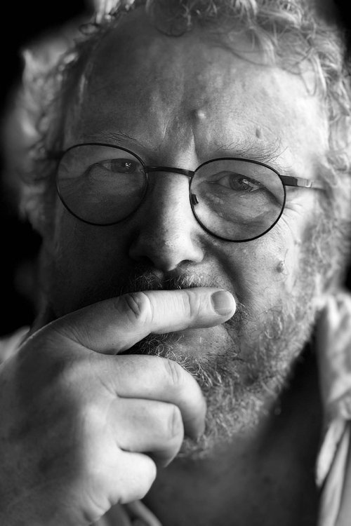 Angus Macqueen as Narrator