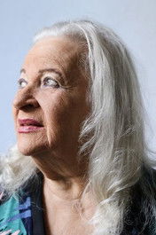 Lucy de Carvalho as Vilma