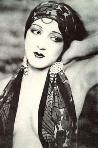 Gracia Morena as Vera